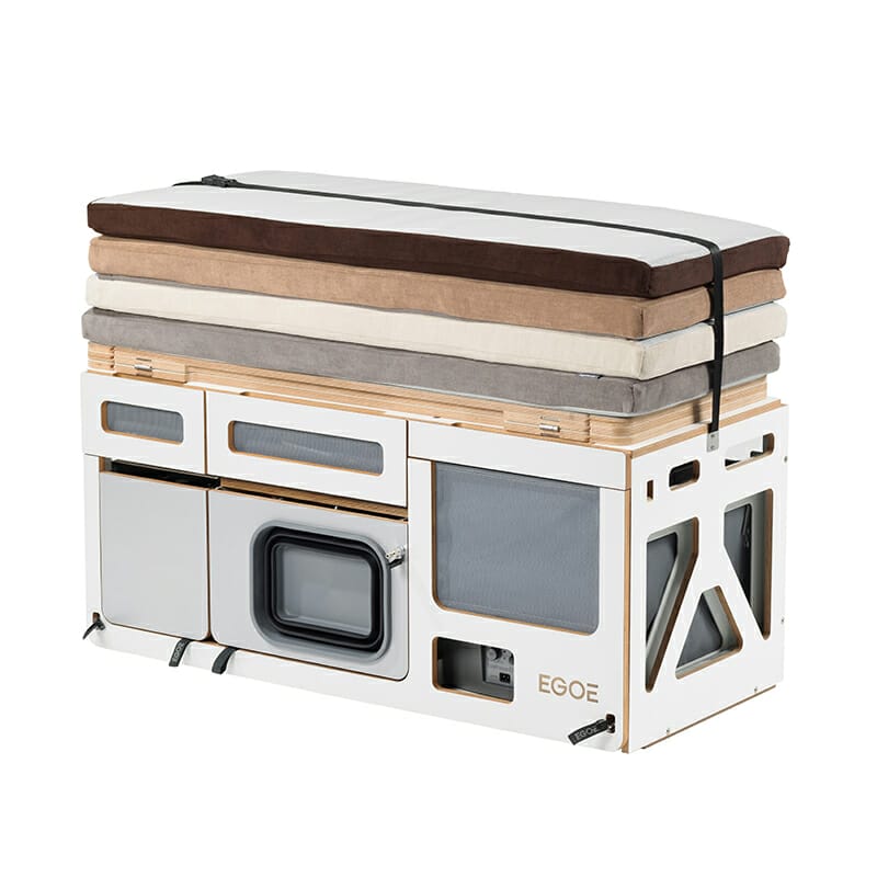 Campingbox von EGOÉ Roamer 400 Kochmodul / Heckküche mit zusammengeklappter Liegefläche