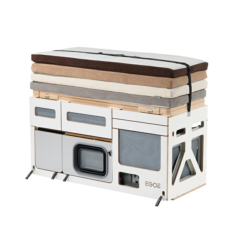 Campingbox von EGOÉ Roamer 500 Kochmodul / Heckküche mit ausgelegter Liegefläche