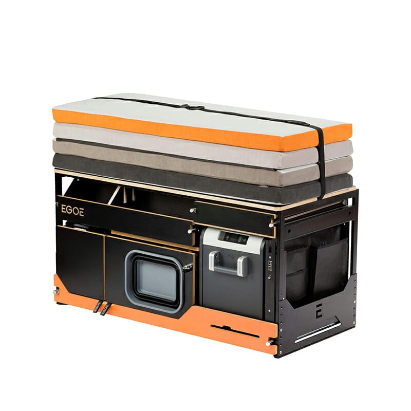 Campingbox von EGOÉ Roamer 550 Kochmodul / Heckküche mit zusammengeklappter Liegefläche
