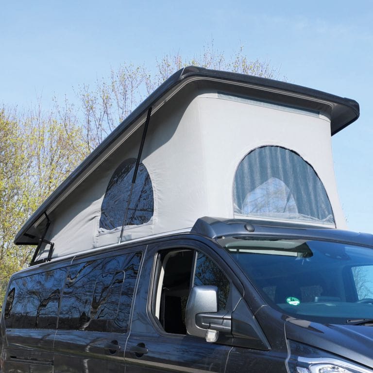 SCA Schlafdach eingebaut in einen Campervan