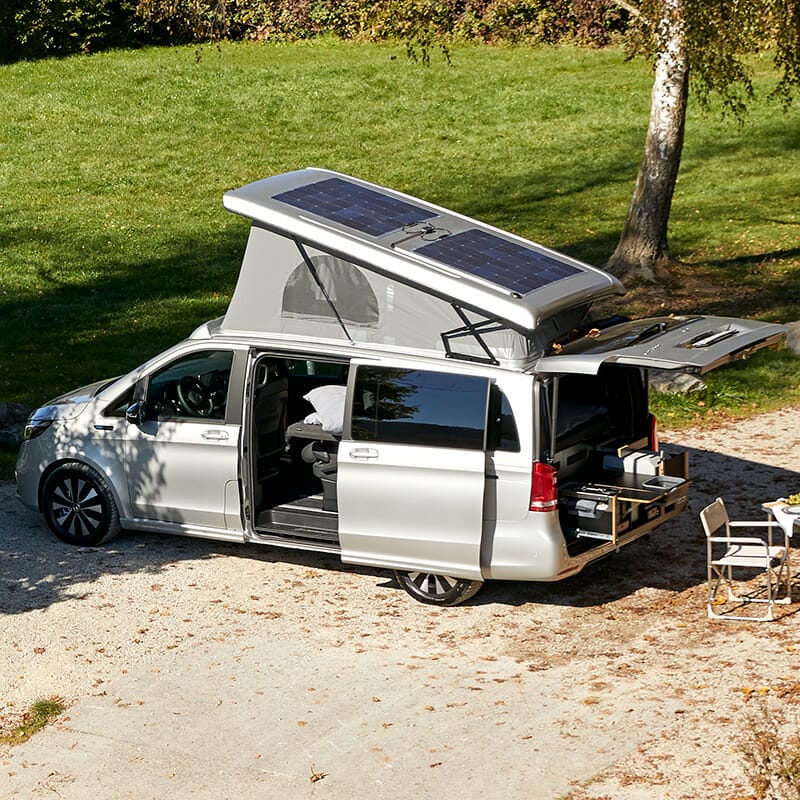 Mercedes Campervan mit Aufstelldach und einer EGOÉ Campingbox